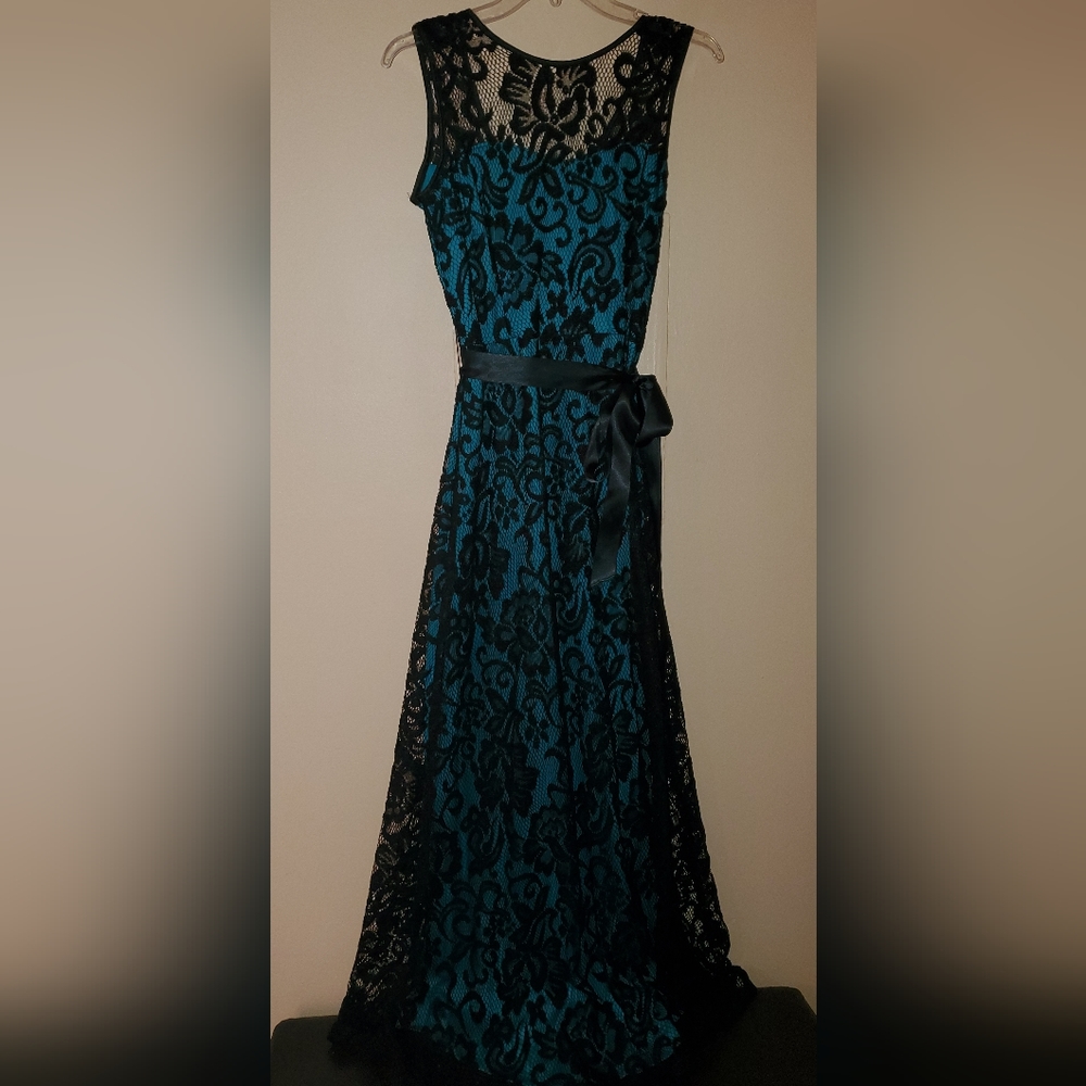 Black/Turquoise Lace dress